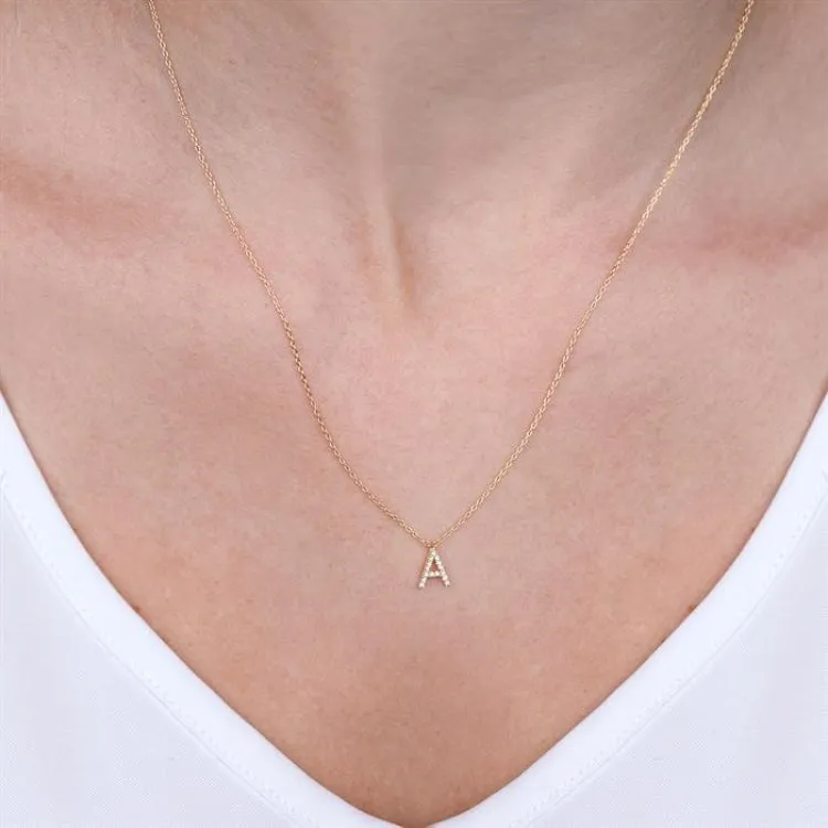 1/20 Ctw Initial 'W' Round Cut Diamond Pendant With Chain in 14K Yellow Gold