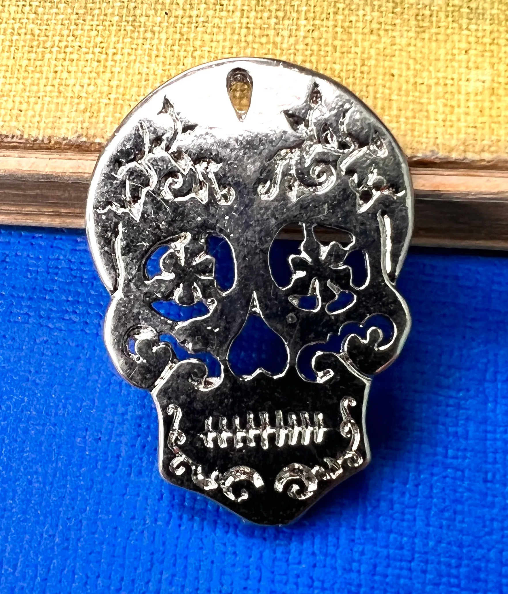 3cm Silver Tone Skull Day of the Dead Charm / Pendant