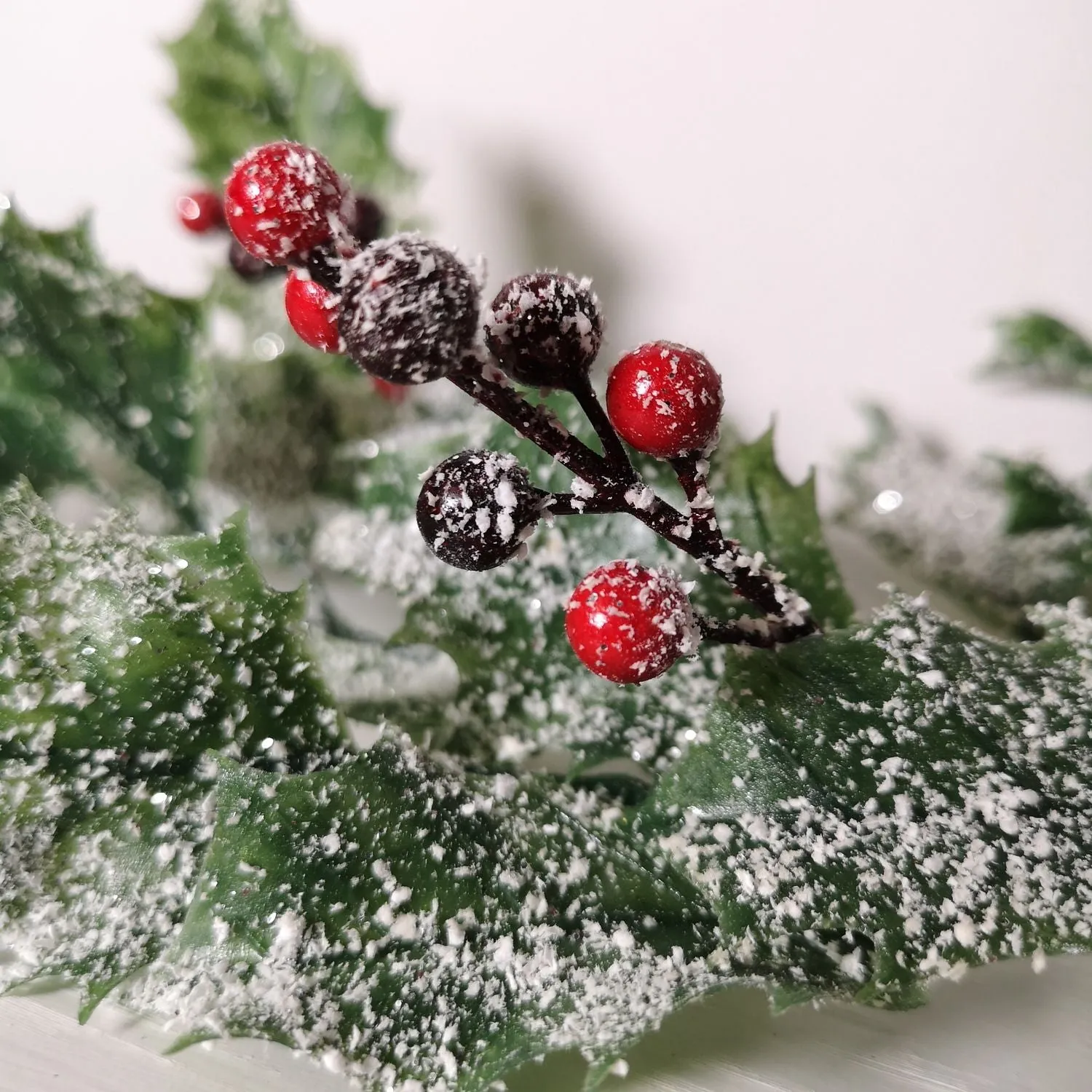 Festive 1.8m Frosted Green Holly Garland