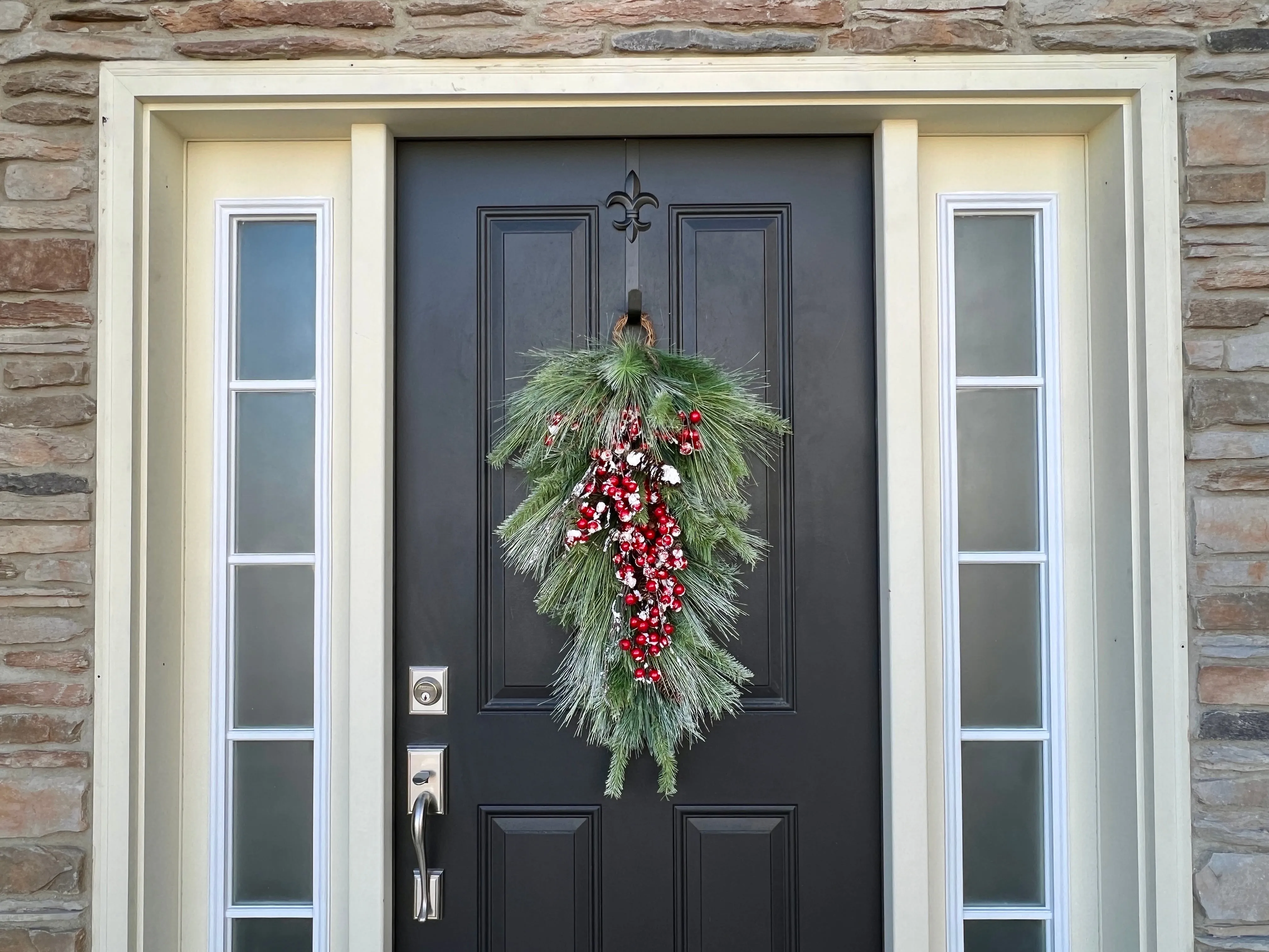 Frosted Berry Pine Swag Wreath