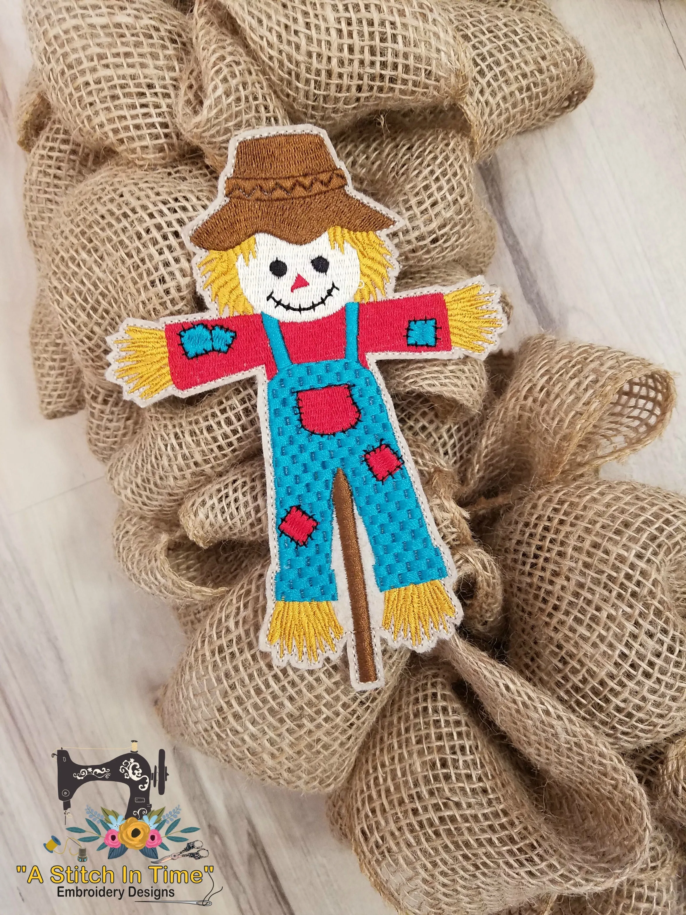 ITH Wreath Decor Scarecrow for 5x7 hoop